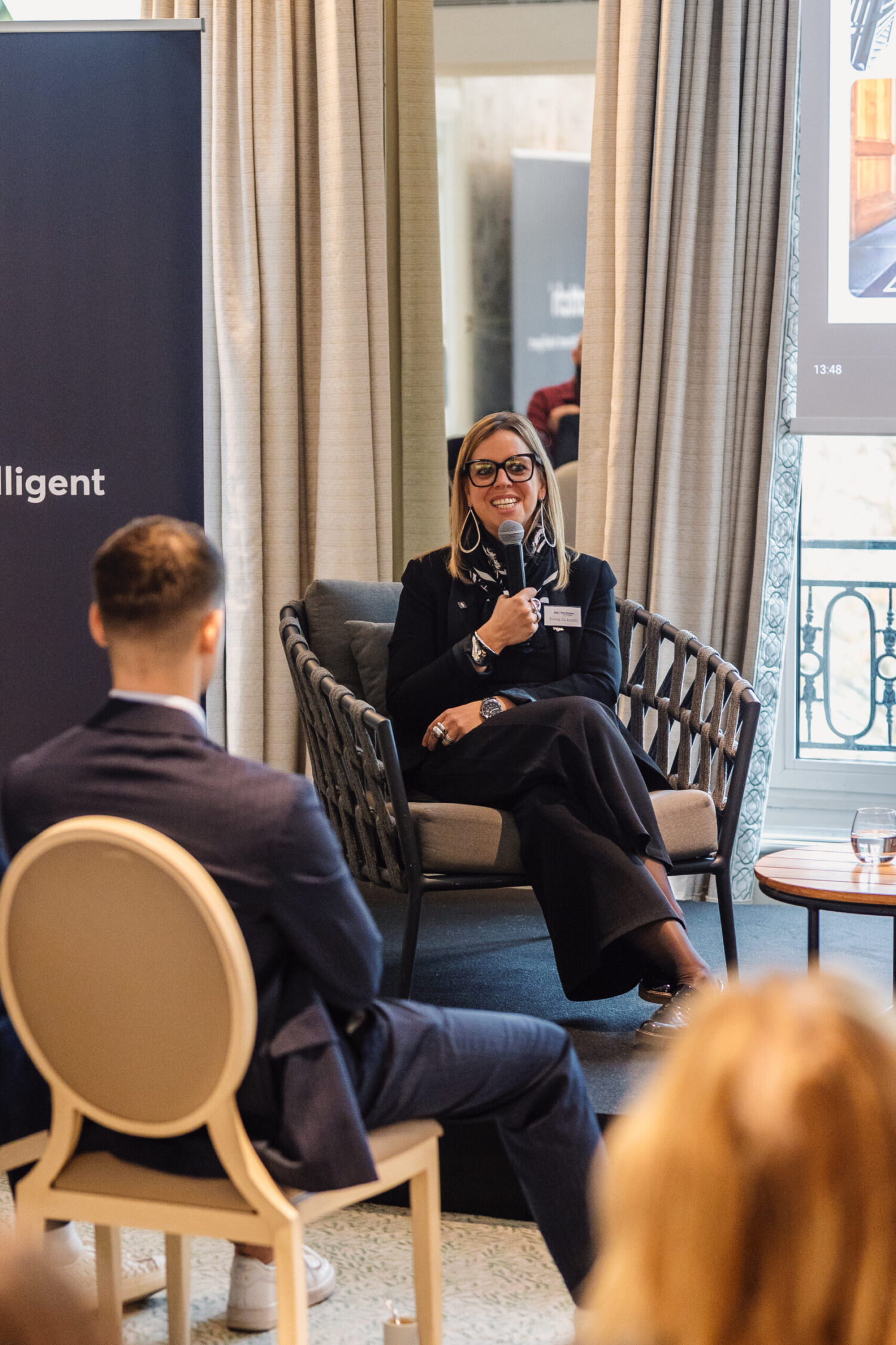 Émilie Claudel intervenant lors d’un événement Ewattch dédié aux professionnels de l’hôtellerie, partageant son retour d’expérience et sa vision des enjeux liés à l’exploitation et à la performance des établissements.